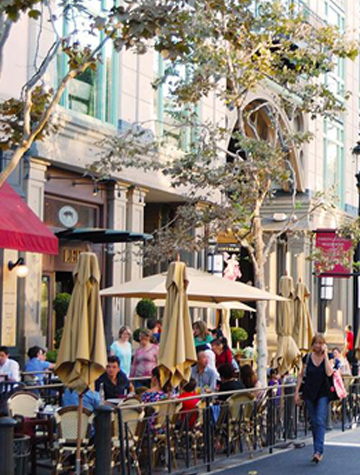 Street dining  view on a corner of downtown of San Jose